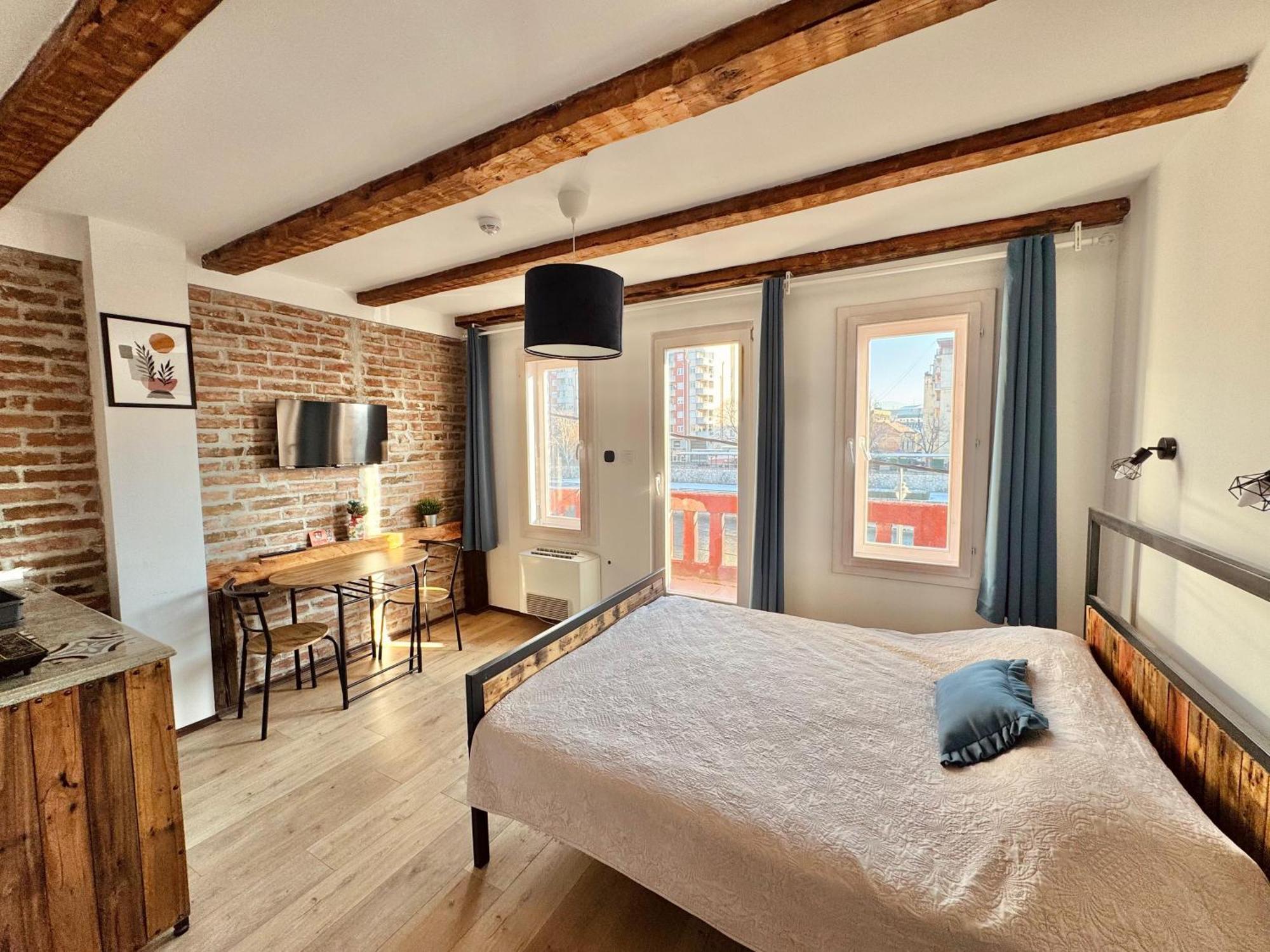 Apartment By The River Ni Buitenkant foto