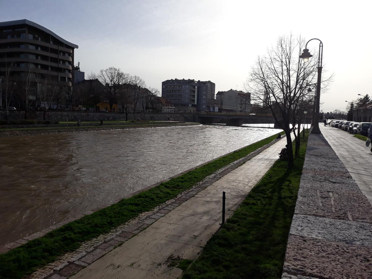 Apartment By The River Ni Buitenkant foto